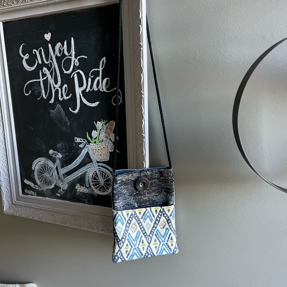 Cute vintage crossbody bag w pockets